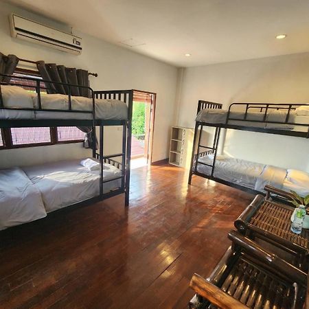 Blue Moon House - A Budget Hostel For Easy Travellers Chiang Mai Bagian luar foto