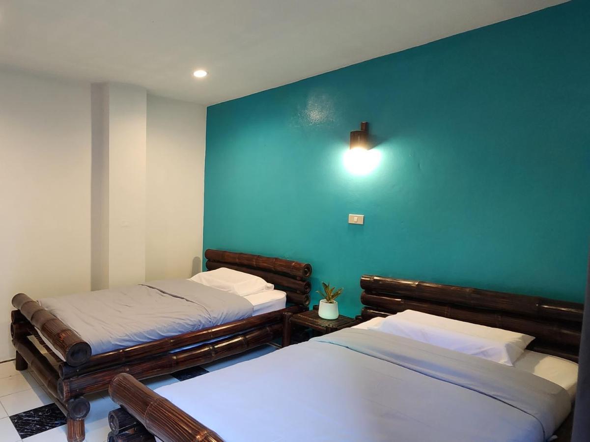 Blue Moon House - A Budget Hostel For Easy Travellers Chiang Mai Bagian luar foto