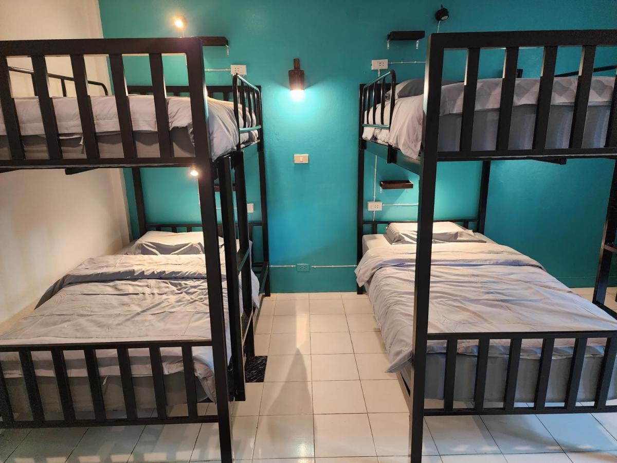 Blue Moon House - A Budget Hostel For Easy Travellers Chiang Mai Bagian luar foto