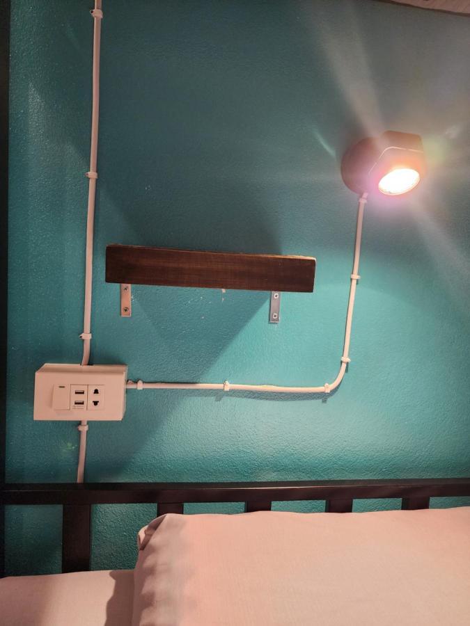 Blue Moon House - A Budget Hostel For Easy Travellers Chiang Mai Bagian luar foto