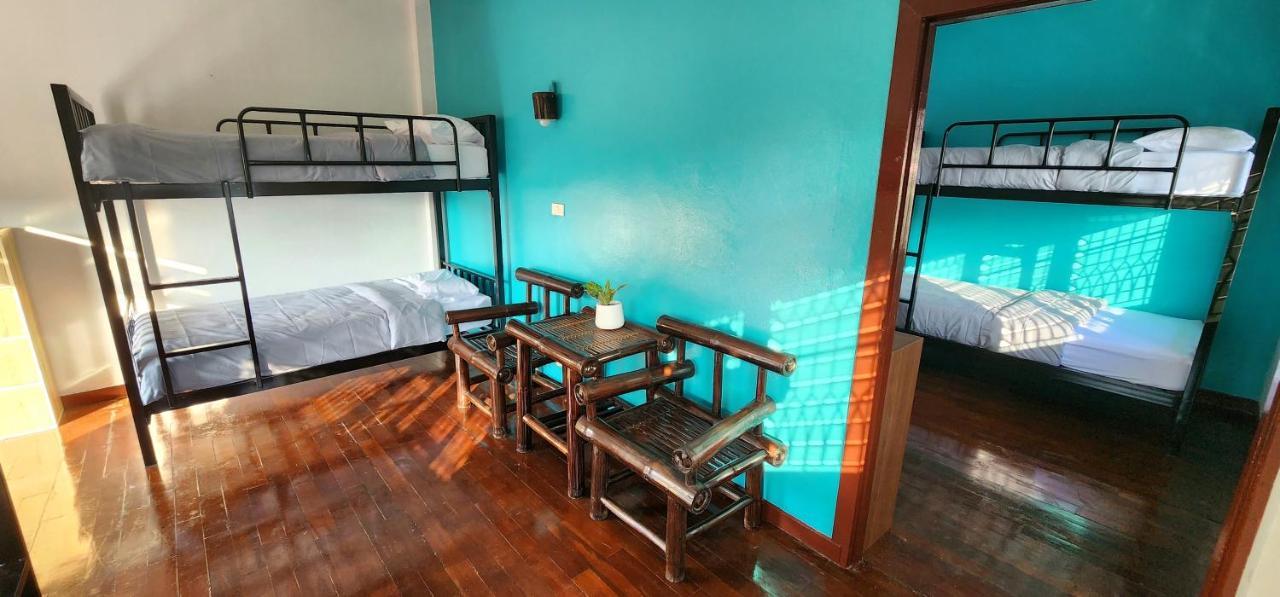Blue Moon House - A Budget Hostel For Easy Travellers Chiang Mai Bagian luar foto