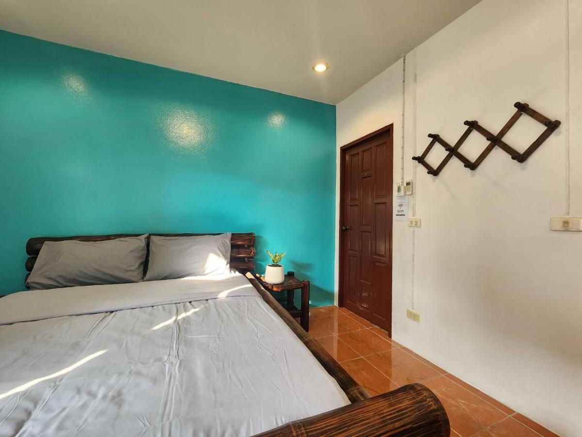 Blue Moon House - A Budget Hostel For Easy Travellers Chiang Mai Bagian luar foto