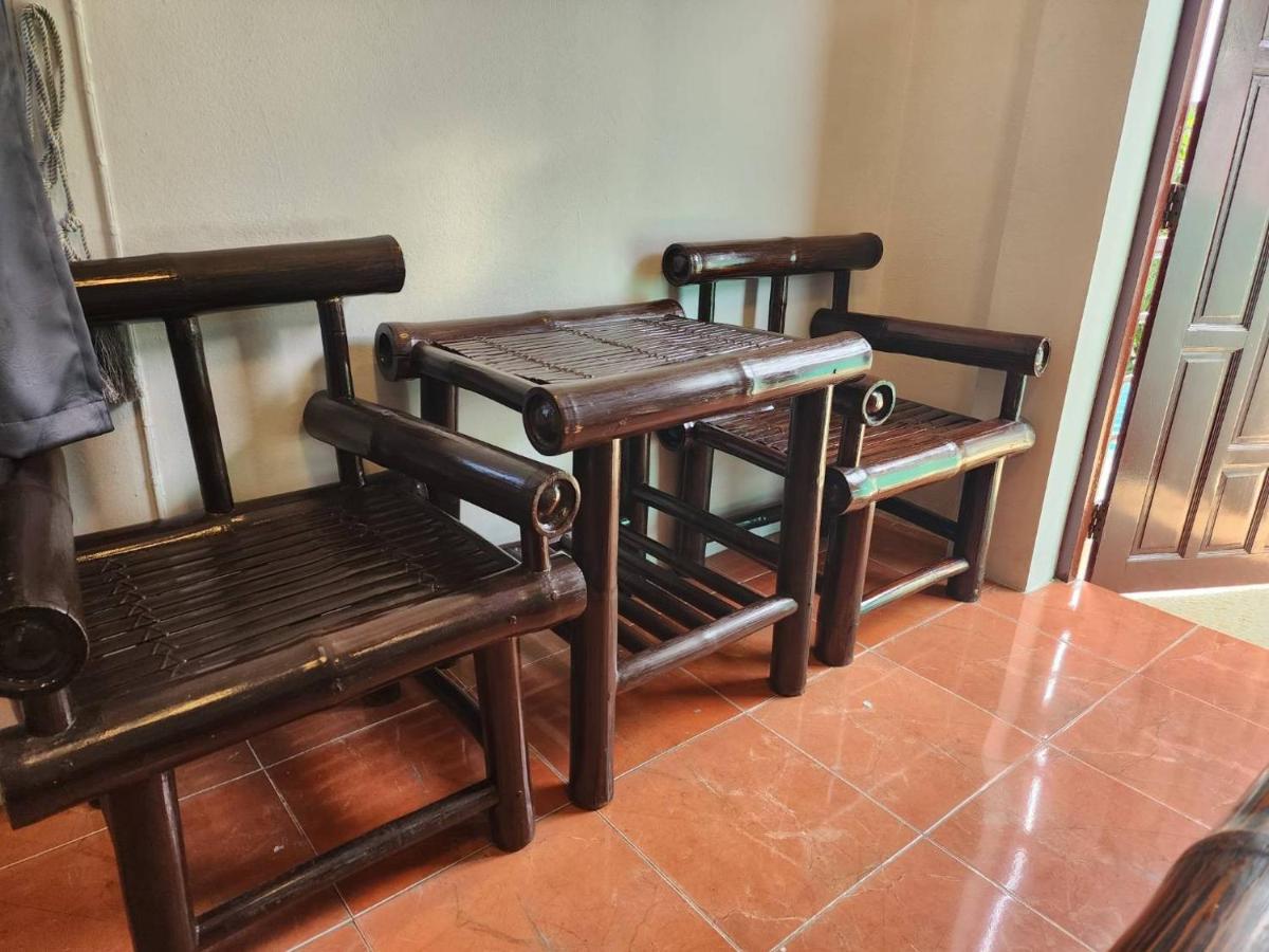 Blue Moon House - A Budget Hostel For Easy Travellers Chiang Mai Bagian luar foto