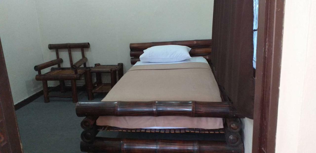 Blue Moon House - A Budget Hostel For Easy Travellers Chiang Mai Bagian luar foto